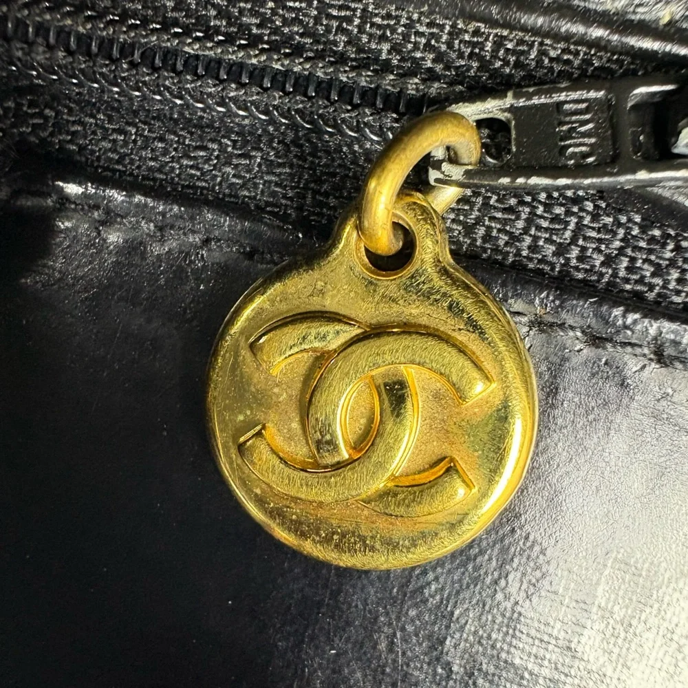 CHANEL Black Quilted Bag with Gold Chain - Picture 14 of 16